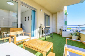 Apart Port Arenal con terraza y piscina